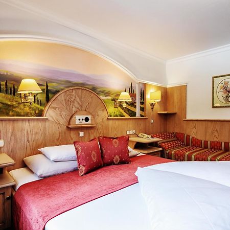 Hotel Neuhintertux Exteriör bild