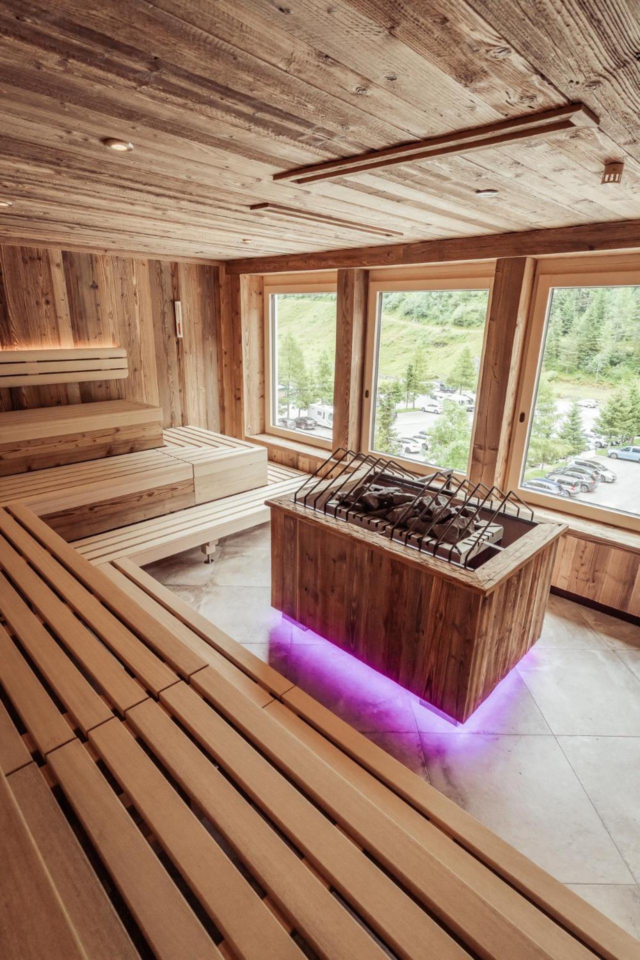 Hotel Neuhintertux Exteriör bild